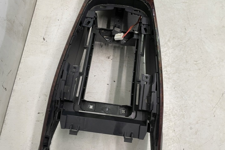 фото №14, Консоль капот audi a4 8k2, b8 8k0864981d 2.0l бензин 155kw 2010