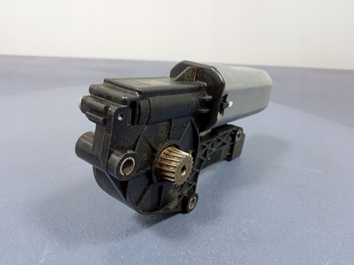 фото №4, Bmw 2 f44 f40 моторчик люк левый 9498890