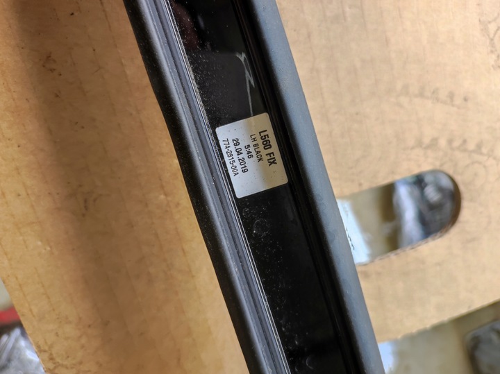 фото №12, Range rover velar - планка дахова рейлінг лівий