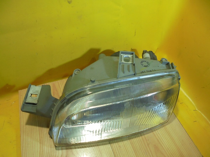 фото №1, Лампа ліва передня fiat punto i 06170913