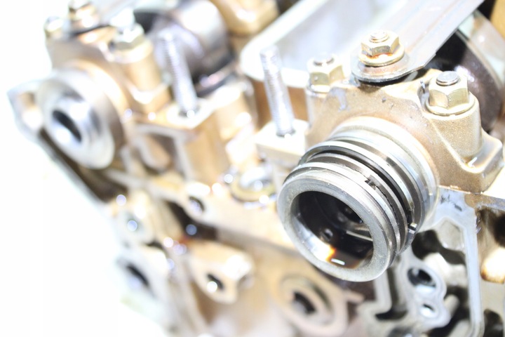 фото №5, Bmw e38 e39 735i 535i m62tu v8 головка двигателя правая 1745453 валы