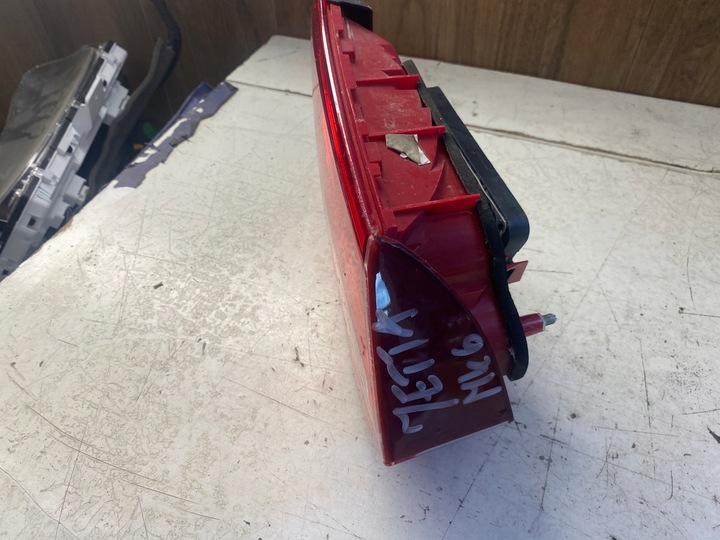 фото №11, Vw jetta лампа праві зад w кришка багажника