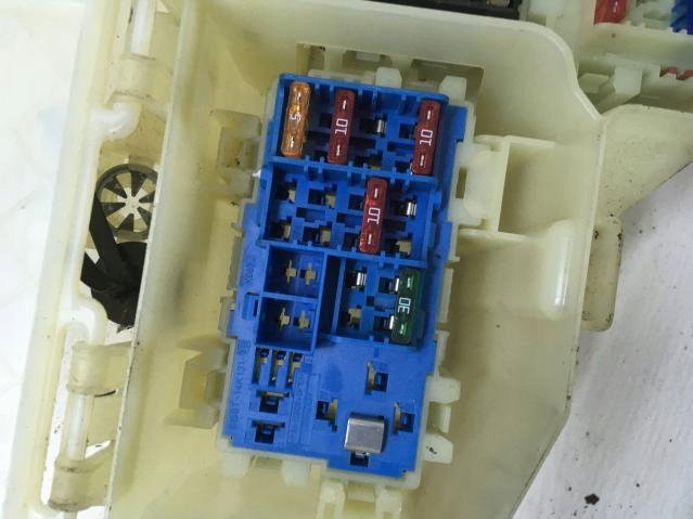 фото №7, Коробка запобіжників land rover freelander ii