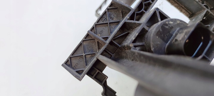 фото №7, Тримач коробка запобіжників audi a1 6r0915343c