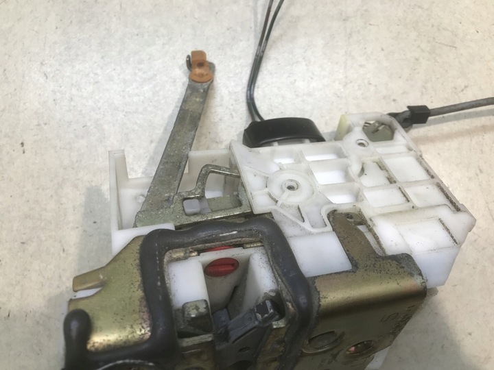 фото №5, Замок дверь левый зад avensis t22 1.8 16v 2 pin