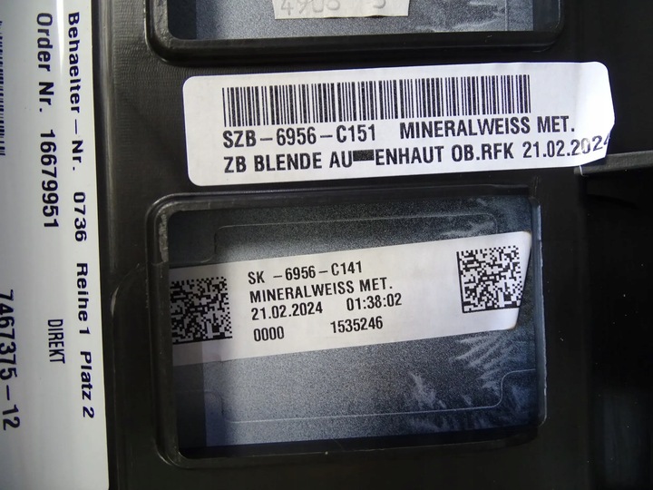 фото №7, Накладка крышки багажника bmw g32 gran туризмо оригинальный номер 7467375 минерально-белый met.