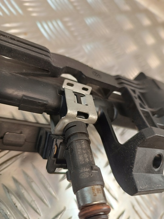 фото №7, Планка вприскувальний ford focus mk3 1.6b 98ag-14a390-lb