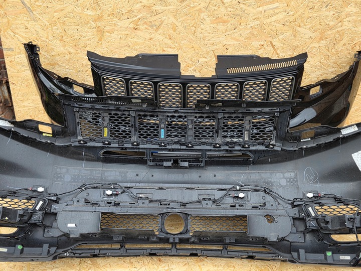 фото №14, Jeep grand cherokee wk2 srt trackhawk бампер перед