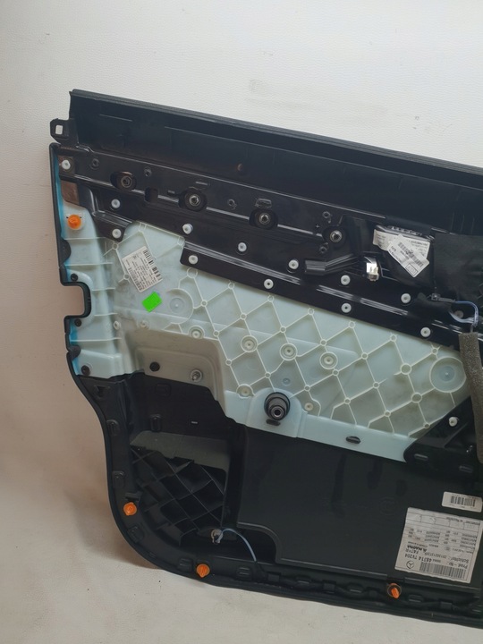 фото №8, Mercedes c-klasa w204 рестайлинг обивка дверь перед