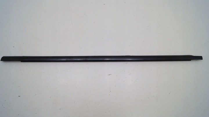фото №1, Mercedes e 213 16- планка накладка левая зад