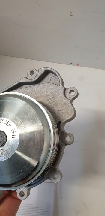 фото №13, Насос воды febi bilstein 103075 a6512001301 mercedes