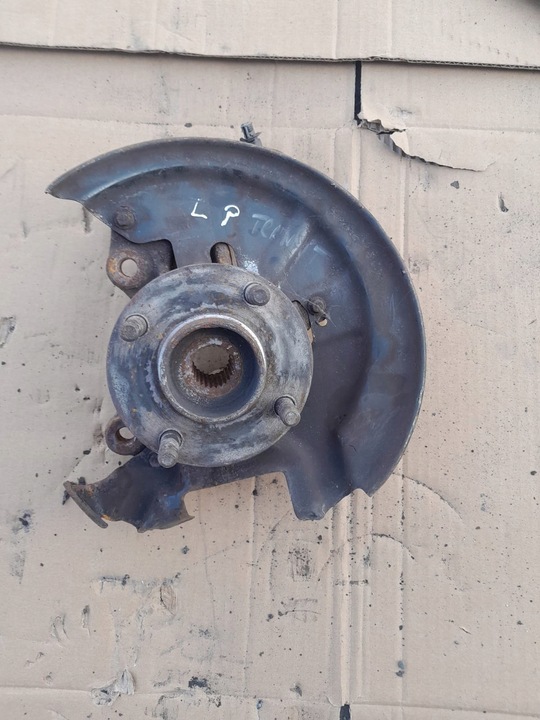 фото №1, Поворотный кулак левая ступица перед 1.8 tddi ford transit connect