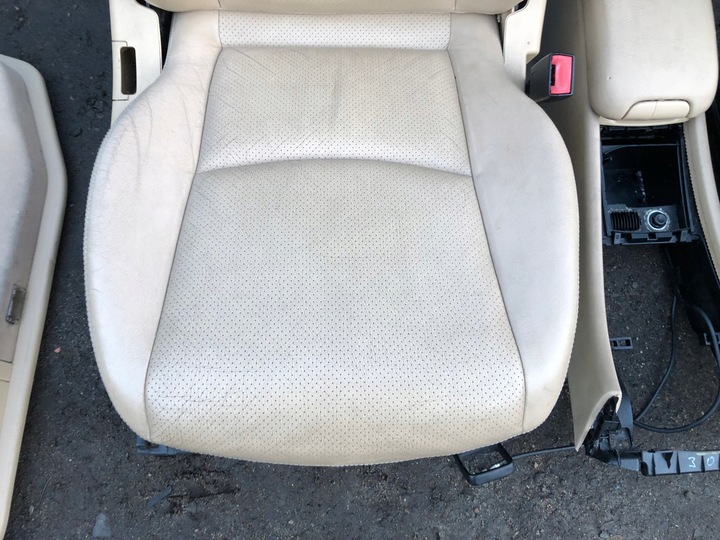 фото №6, Mercedes w203 универсал сиденья обивка диван кожа beż