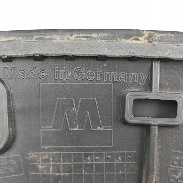 фото №6, Audi q8 2023 ліва сторона планка крила заднього