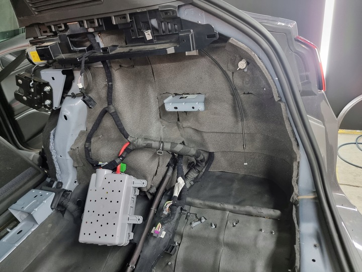 фото №15, Піна шумопоглинаюча memory з ефектом пам'яті 10mm samoprzylepna губка сірий