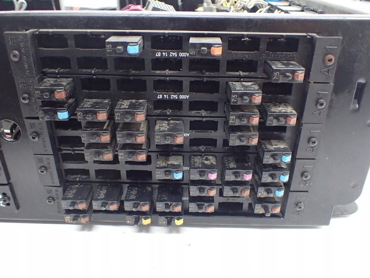 фото №7, Корпус коробка предохранителей mercedes benz intouro atego a0008211457