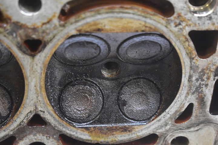фото №13, Головка двигуна 9656249480 citroen c4 1 i 1.4 16v 88 km 04-08