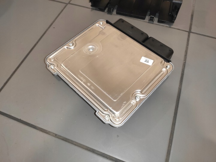 фото №9, Bmw 3 f30 f31 блок управления двигателем (ecu) 2.0d n47 компьютер ecu 8573258 оригинал