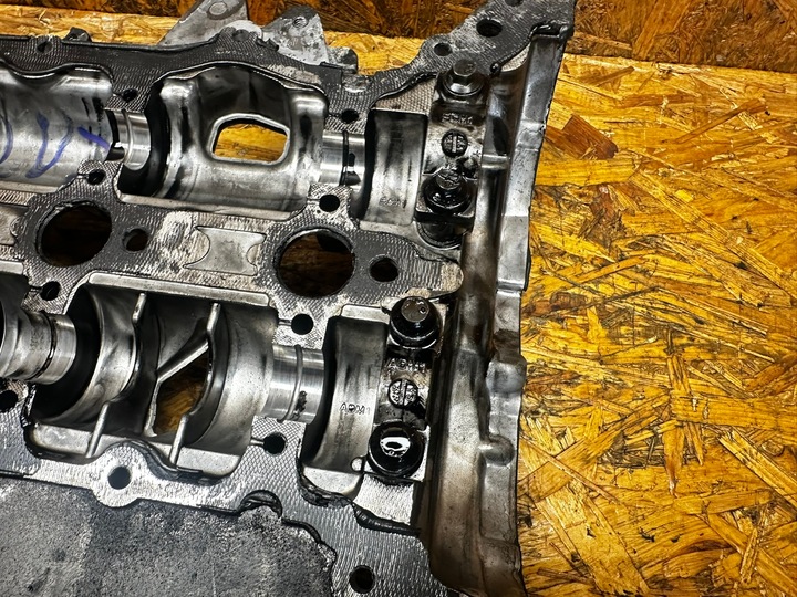 фото №6, Крышка клапанов master iii 2.3 dci 130c07155r