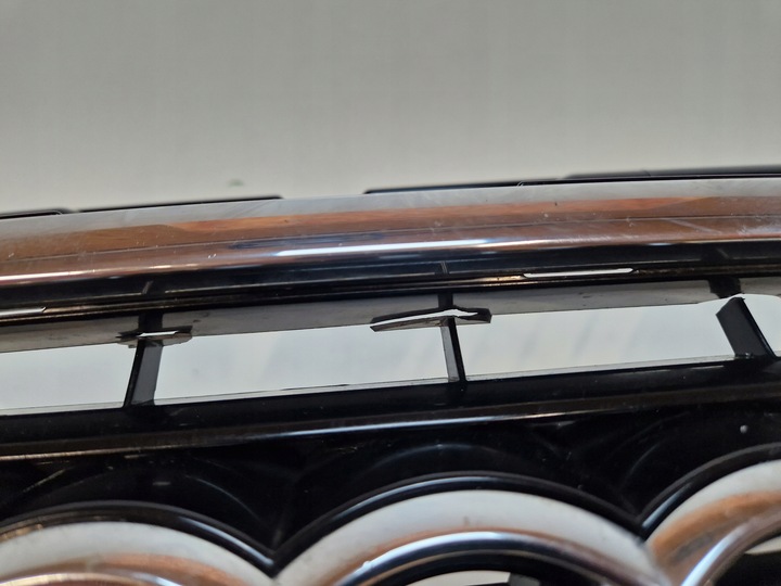 фото №6, Audi a3 8p бампер переднє перед решітка 8p0807437