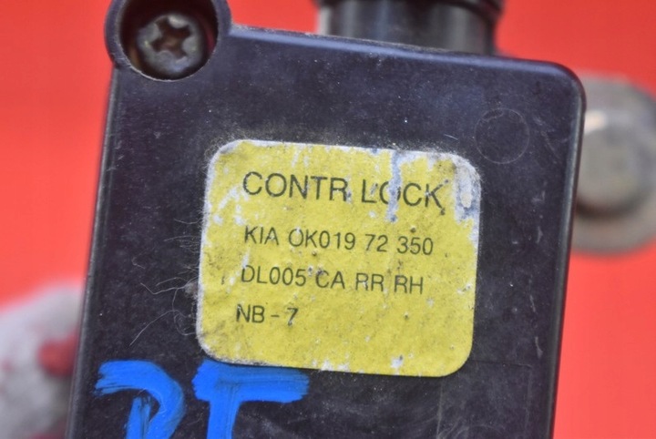 фото №7, Амортизатор замка правий зад задній 0k01972350 kia sportage 1 i 93-06