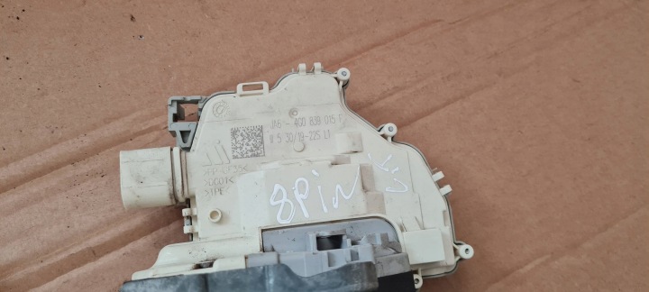 фото №9, A4 b9 8w рестайлинг замок двери левые зад 4g0839015f 8pin a5 8w q5