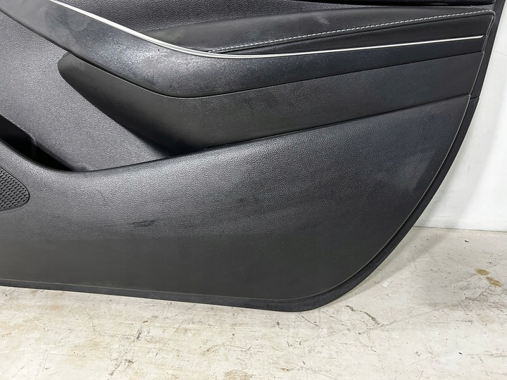 фото №10, Corolla e21 боковина обивка дверь передних правые перед кожа з led