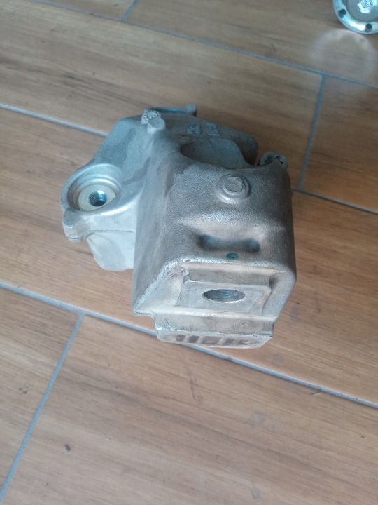 фото №6, Лапы двигателя alfa stelvio 2.2d 55267866 55273294