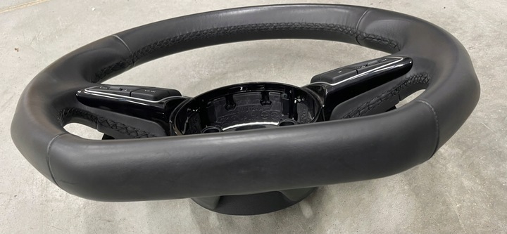 фото №9, Кермо багатофункціональна a4 b9 a5 8w шкіра зрізана пелюстки