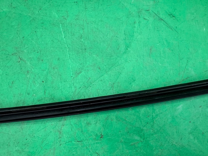 фото №7, Планка скла передній лобовий права audi a8 d3 02-