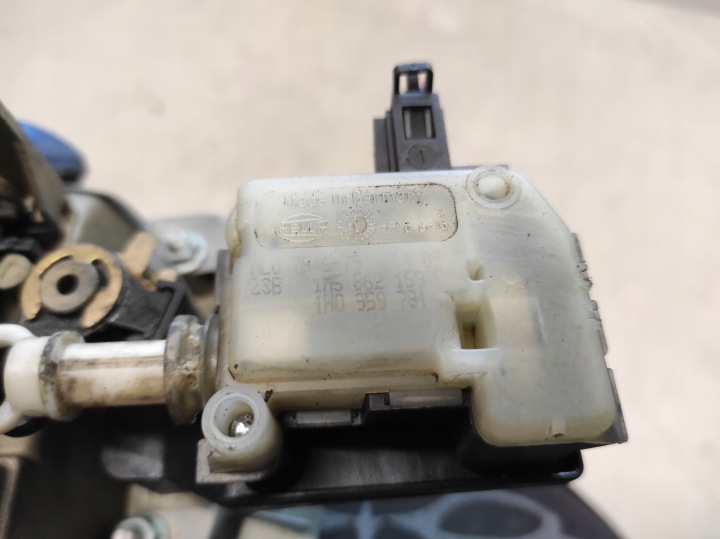 фото №8, Seat ibiza 3 iii 6l 02- hb ручка знак кришки зад 6l6827573
