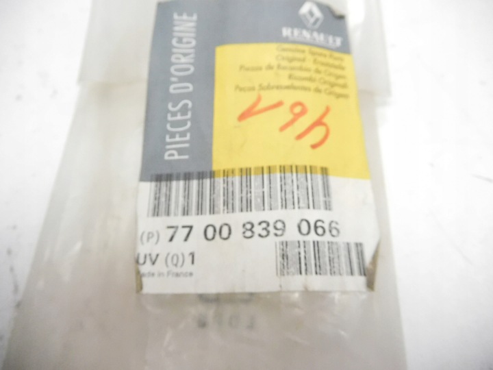 фото №6, Молдинг скла ліве зад renault megane oem номер 7700839066