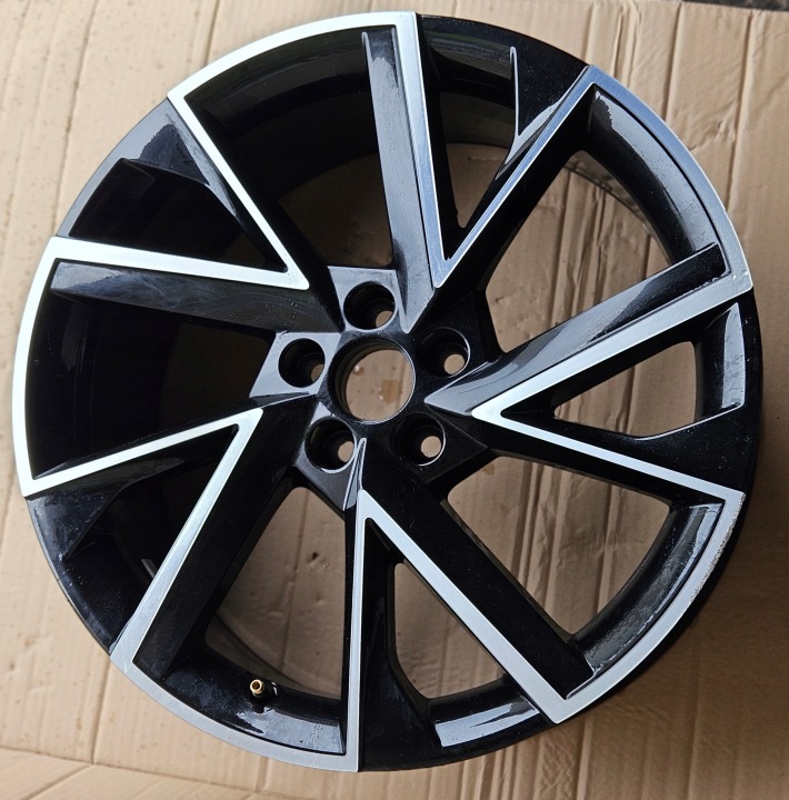 фото №12, Skoda шкала kamiq alu диск 7jx18 et39 657601025g