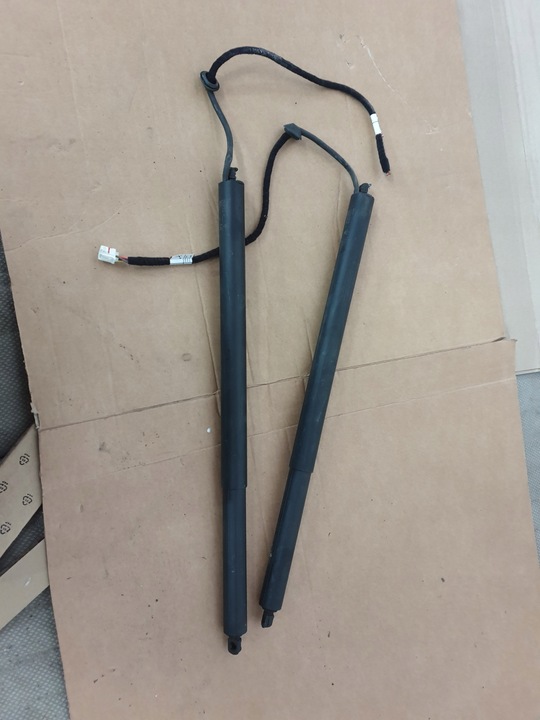 фото №1, Maserati levante slłowniki задньої кришки