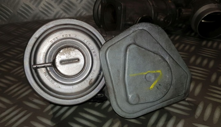 фото №10, Bmw e60 e83 e90 2.0 d m47n2 дросельна заслінка повітря 7804384 клапан agr egr