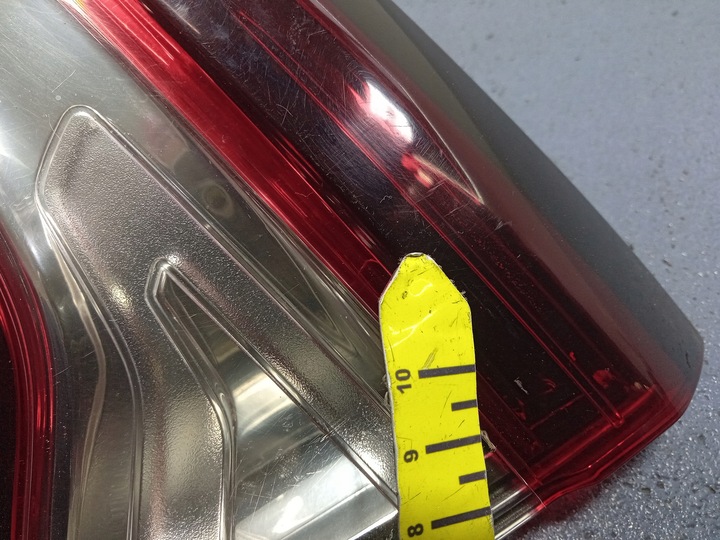 фото №5, Captur i рестайлинг лампа зад правая w крышка багажника 265501712r