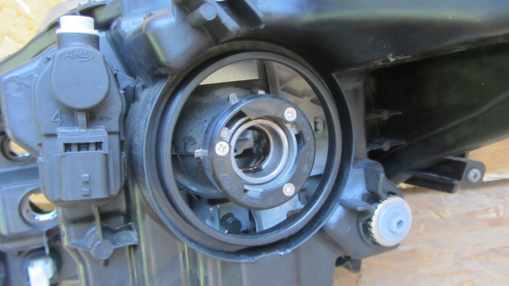 фото №11, Передня права лампа toyota yaris iv p21 2021-