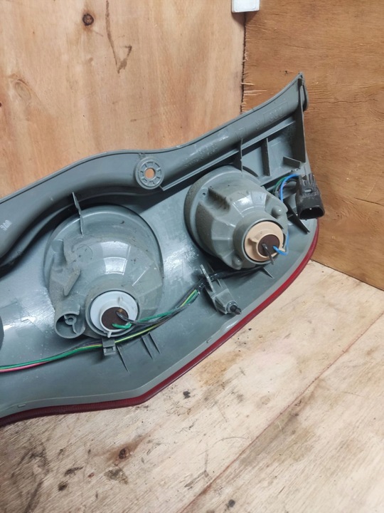 фото №7, Daihatsu cuore vii 07- лампа правые зад европа