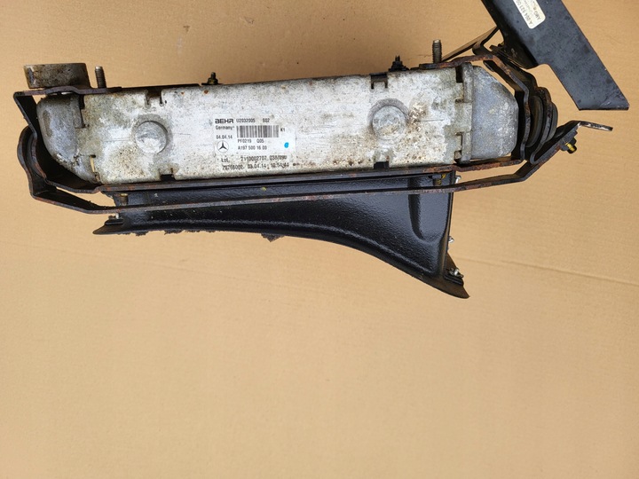 фото №11, Радіаторів масла mercedes w204 amg a1975001600