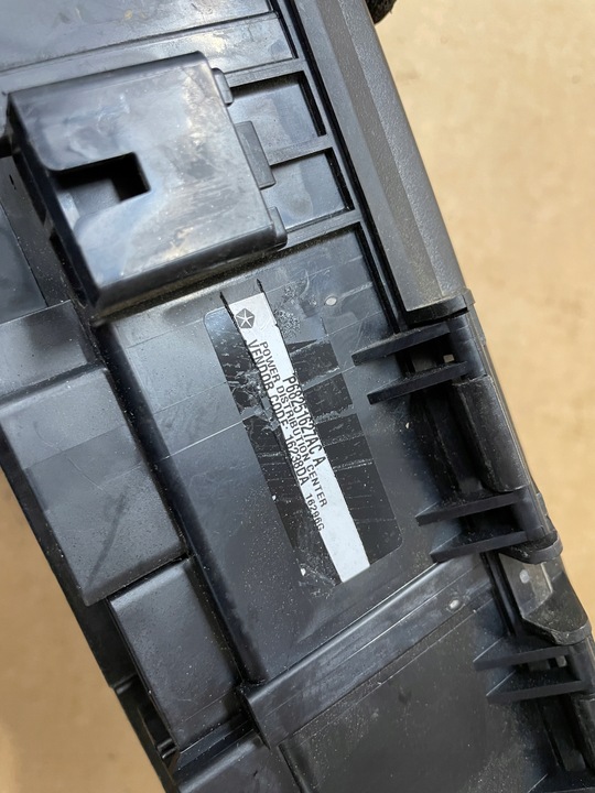 фото №5, Jeep grand cherokee wk2 рестайлинг 16- 3.0 crdi корпус предохранителей p68251627ac