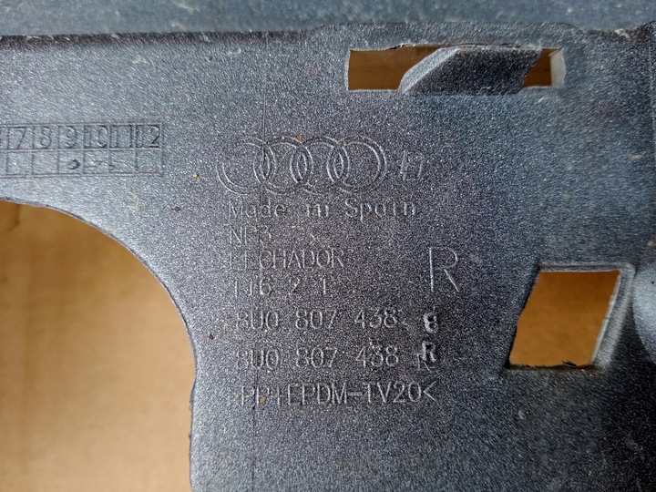 фото №8, Audi q3 правий кутник бампера перед 8u0807438b