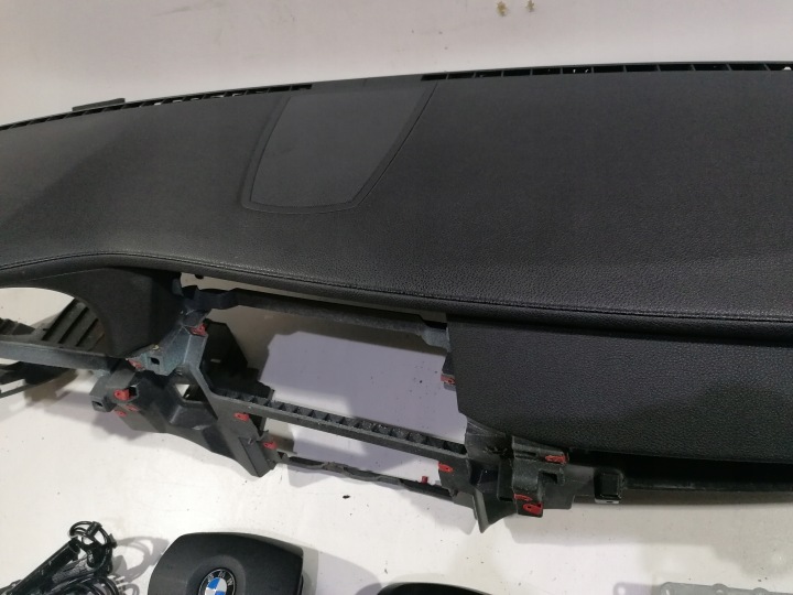 фото №6, Bmw 7 f01 f02 торпедо консоль подушки подушка  ремені