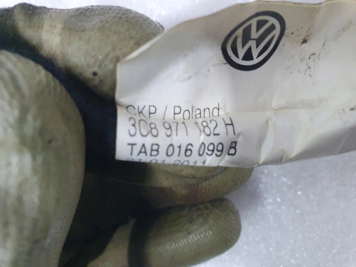 фото №6, Петля крышки левое vw passat cc рестайлинг b3z