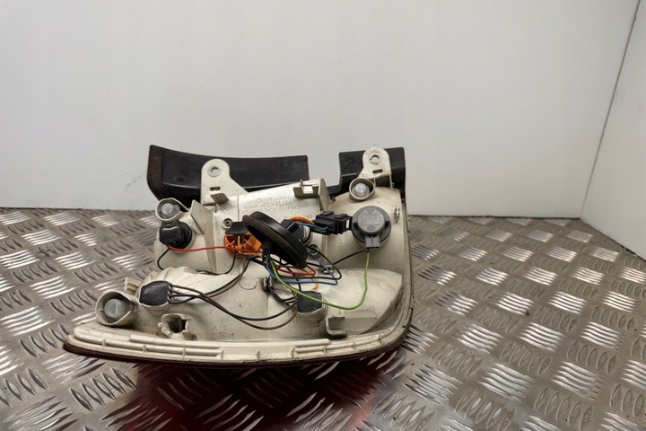 фото №9, Лампа правая задняя skoda superb ii 3t4 3t9945096 2.0l дизель 125kw 2012