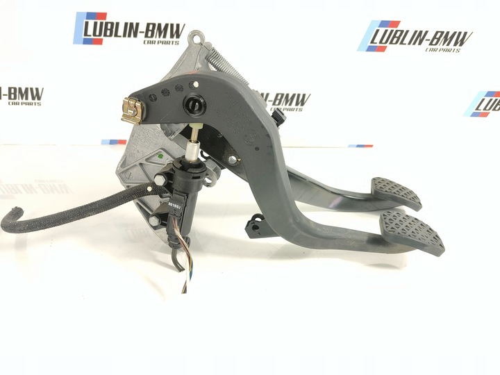 фото №4, Bmw e90 педали механическая коробка передач помпа 6751665 европа