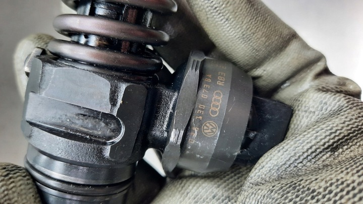 фото №6, Pompowtryskiwacz 038130073ba vw passat b5 audi a4 1.9 tdi avf 130km