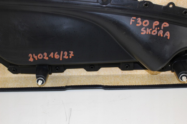 фото №8, Оббивка боковина двері правий перед bmw f30 шкіра