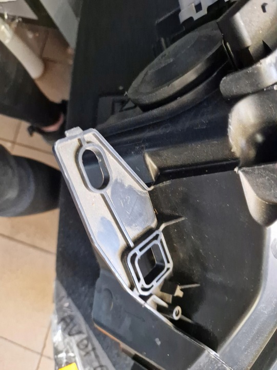 фото №7, Лампа левый перед передняя ксенон фара renault scenic iii 260603590r