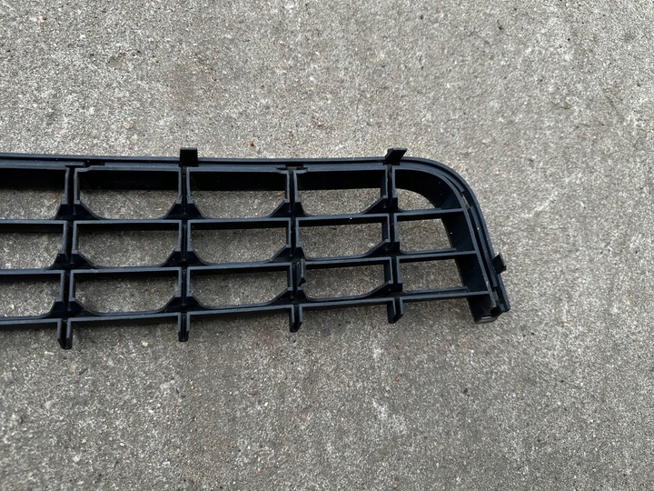 фото №9, Решётка бампера перед 4d0853667d audi a8 d2