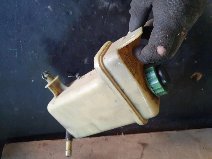 фото №11, Audi 80 b4 avant універсал 1.9 tdi бак бачок підсилювача оригінал